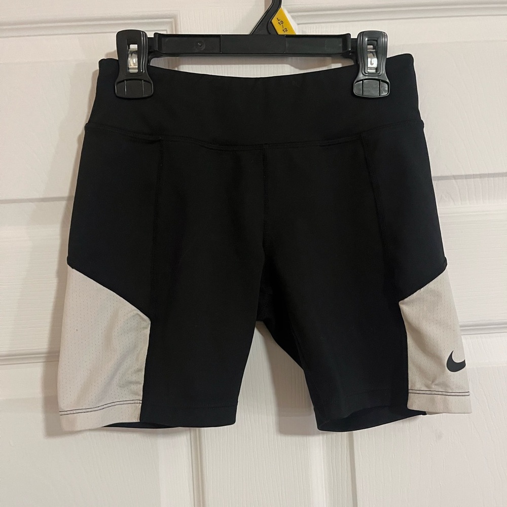 Women’s size small Nike biker shorts